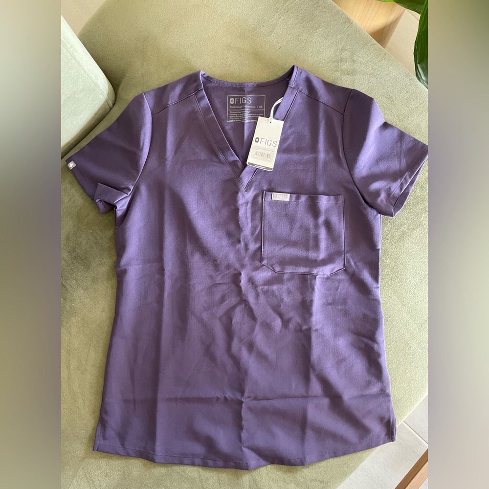 NWT Figs Purple Shadow Catarina One Pocket Scrub Top XS